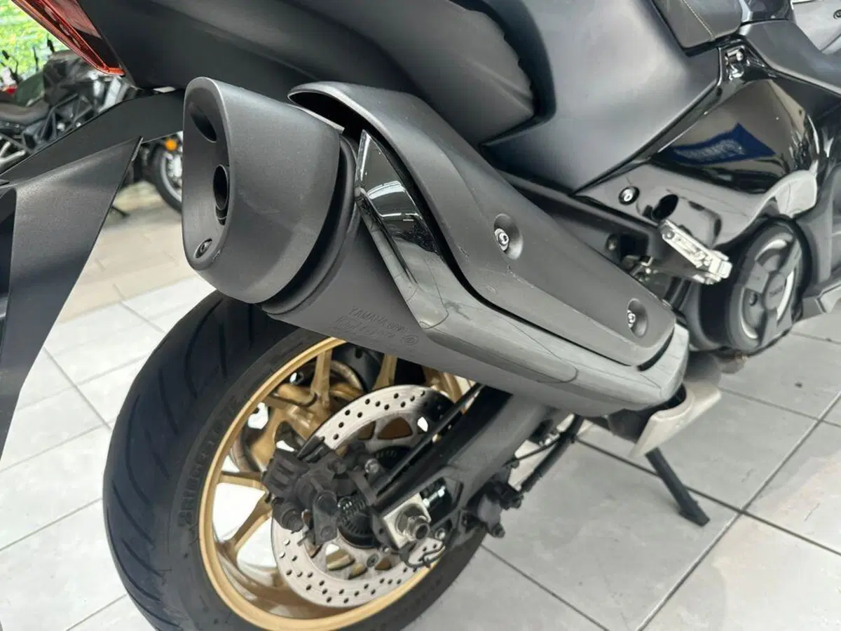 Yamaha T-Max 560 Tech Max (2022 - 24) (7)