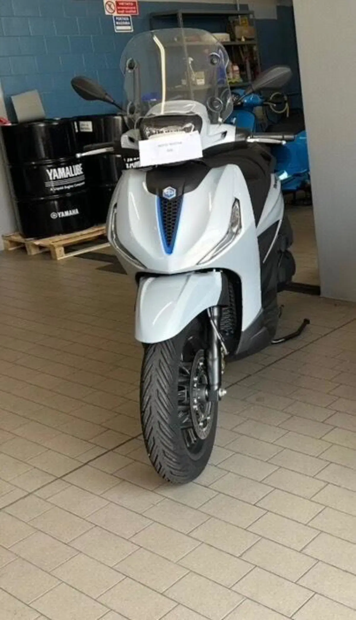 Piaggio Beverly 400 S (2025 - 26) (2)