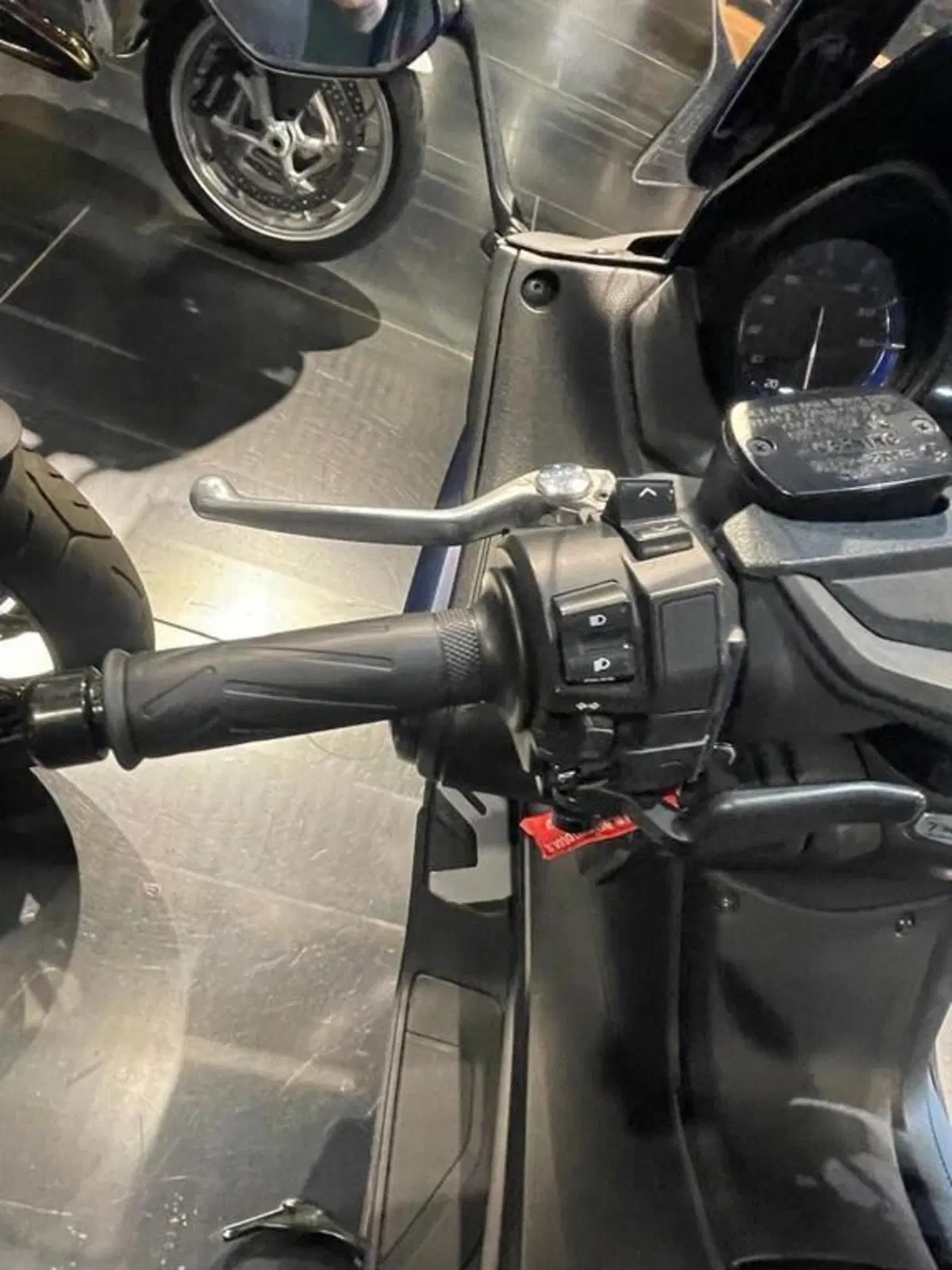Yamaha T-Max 530 SX (2017 - 19) (8)