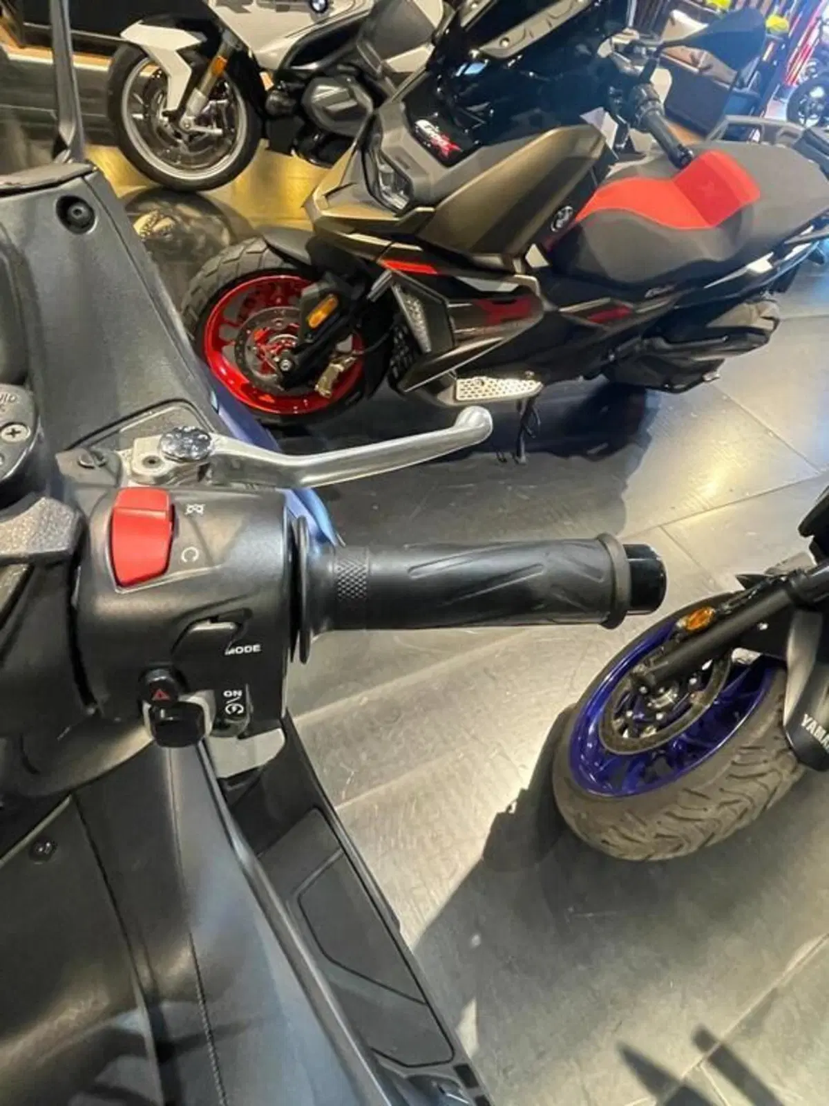 Yamaha T-Max 530 SX (2017 - 19) (7)