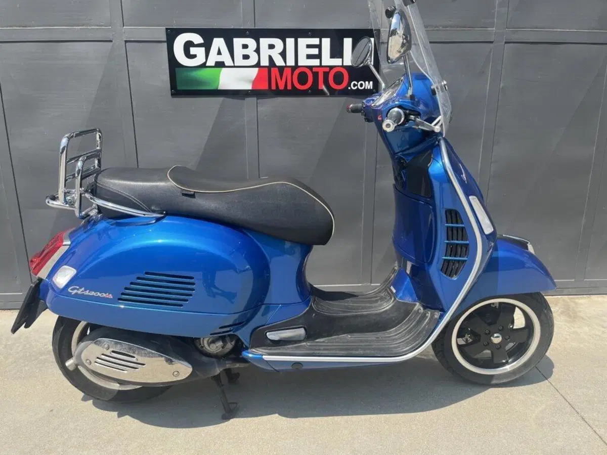 Vespa GTS 300 ABS (2014 - 16) (3)