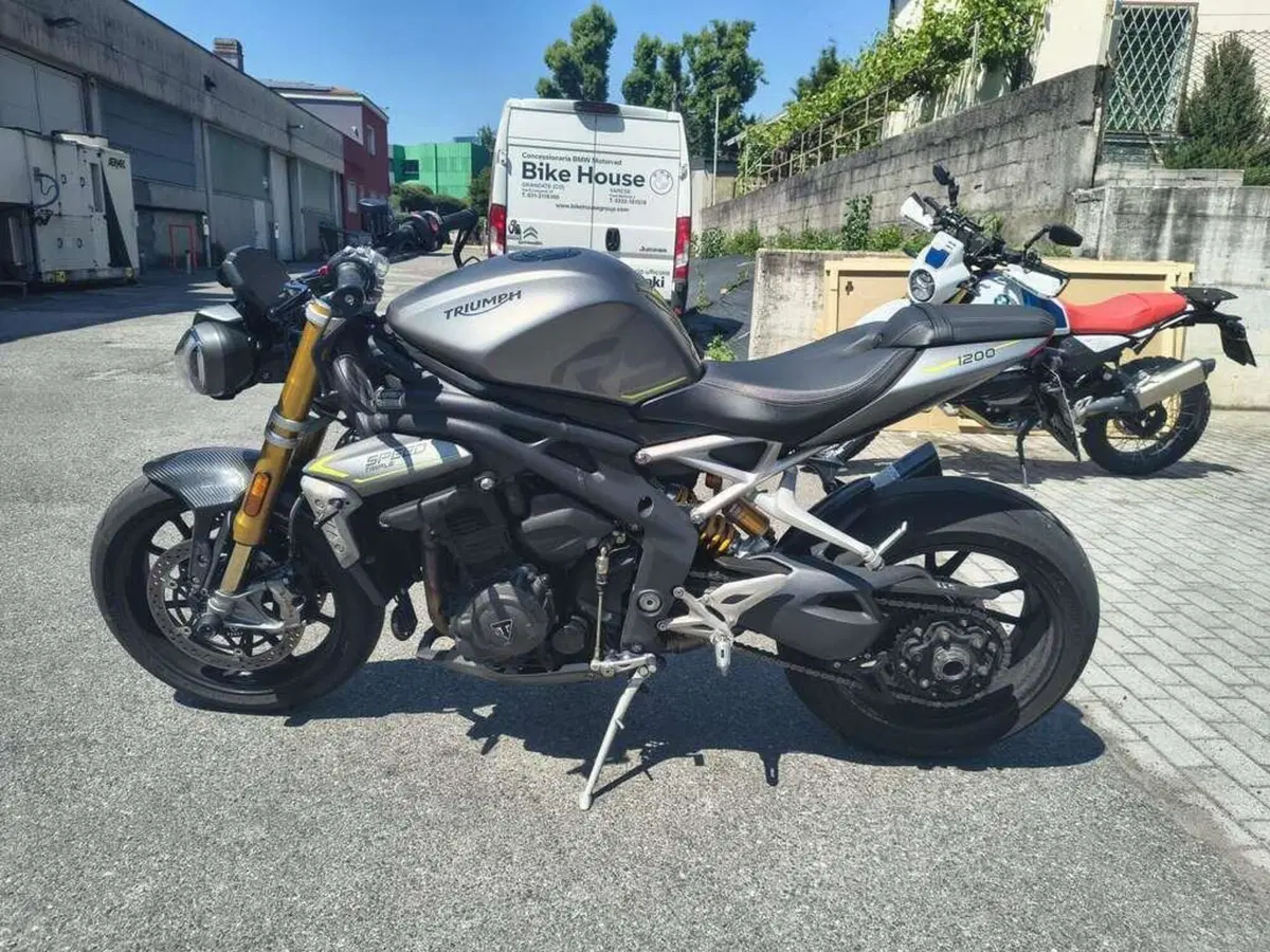 Triumph Speed Triple 1200 RS (2021 - 24) (2)