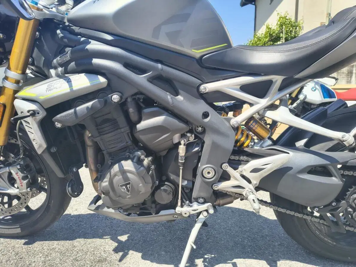 Triumph Speed Triple 1200 RS (2021 - 24) (4)