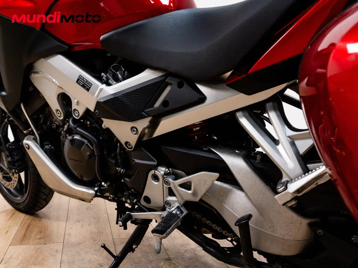 Honda VFR 800 (2002 - 05) (10)