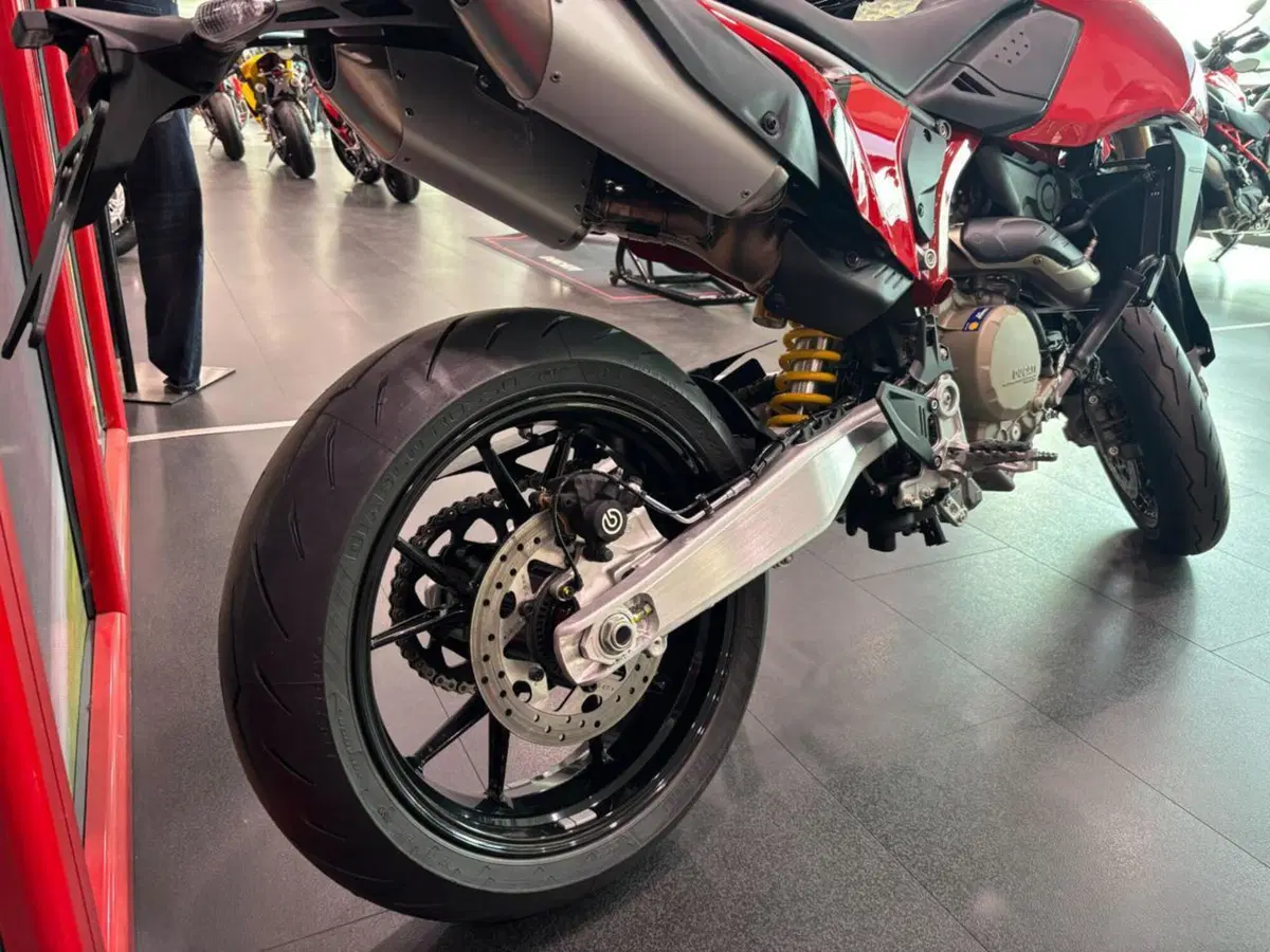 Ducati Hypermotard 698 Mono (2024 - 26) (5)