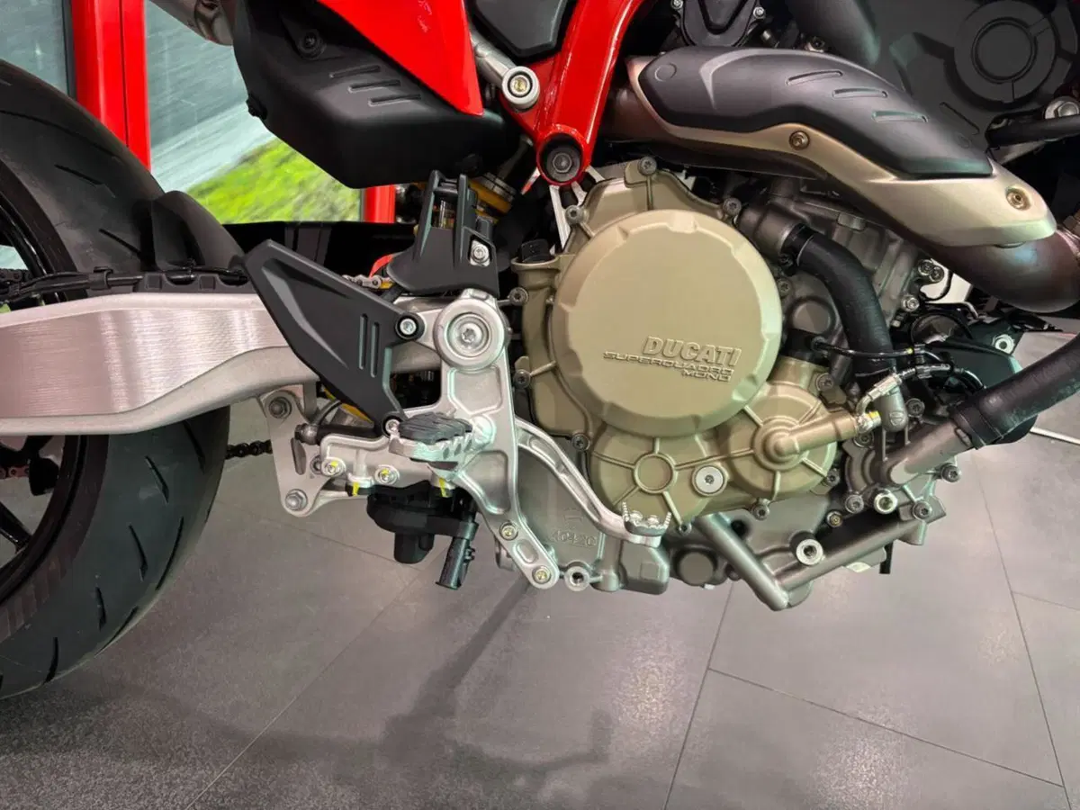 Ducati Hypermotard 698 Mono (2024 - 26) (6)