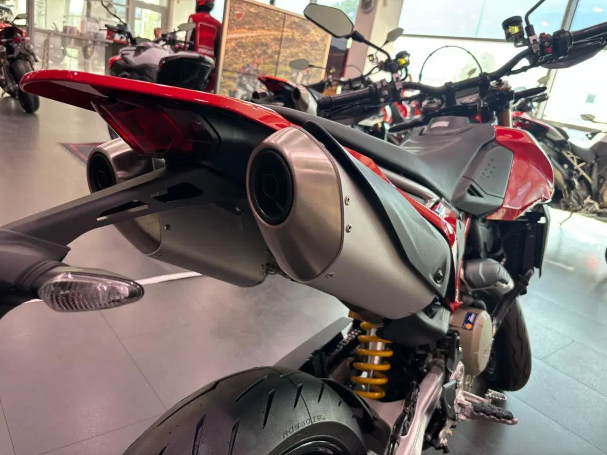 Ducati Hypermotard 698 Mono (2024 - 26) (11)