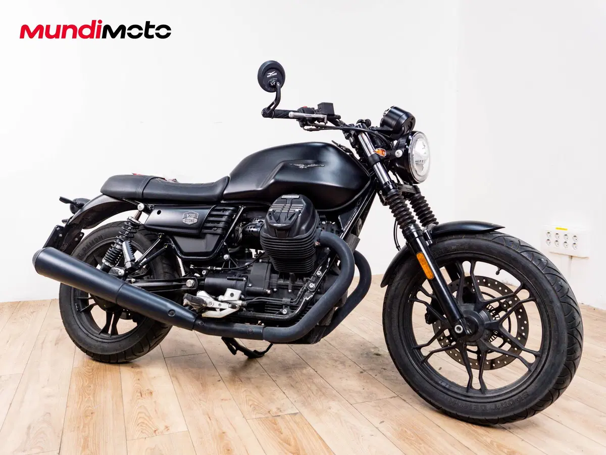 Moto Guzzi V7 III Stone Night Pack (2019 - 20) (2)