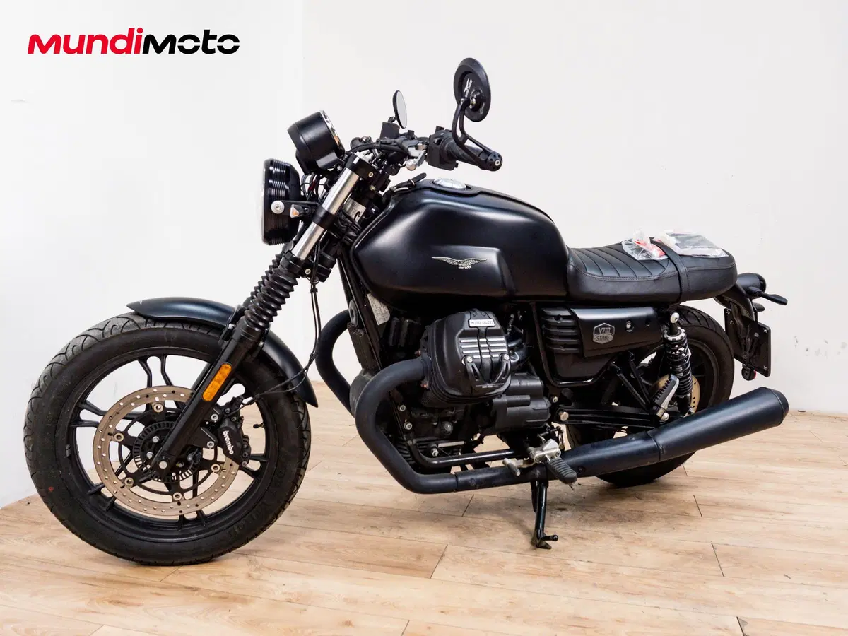 Moto Guzzi V7 III Stone Night Pack (2019 - 20) (8)