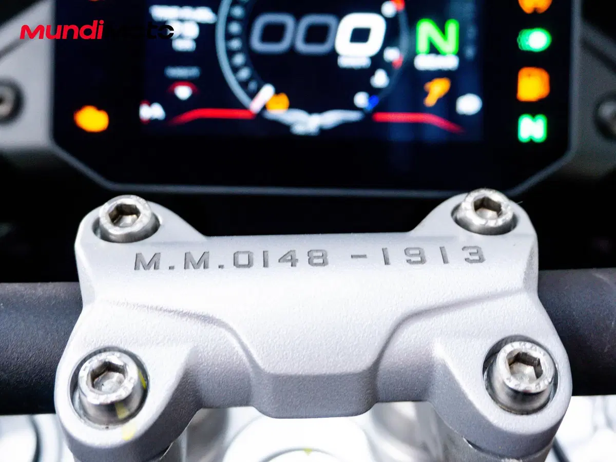 Moto Guzzi V100 Mandello Aviazione Navale (2023 - 24) (14)