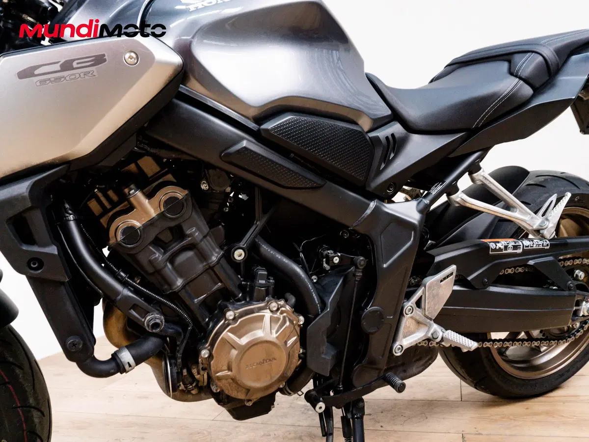 Honda CB 650 R (2024 - 25) (7)