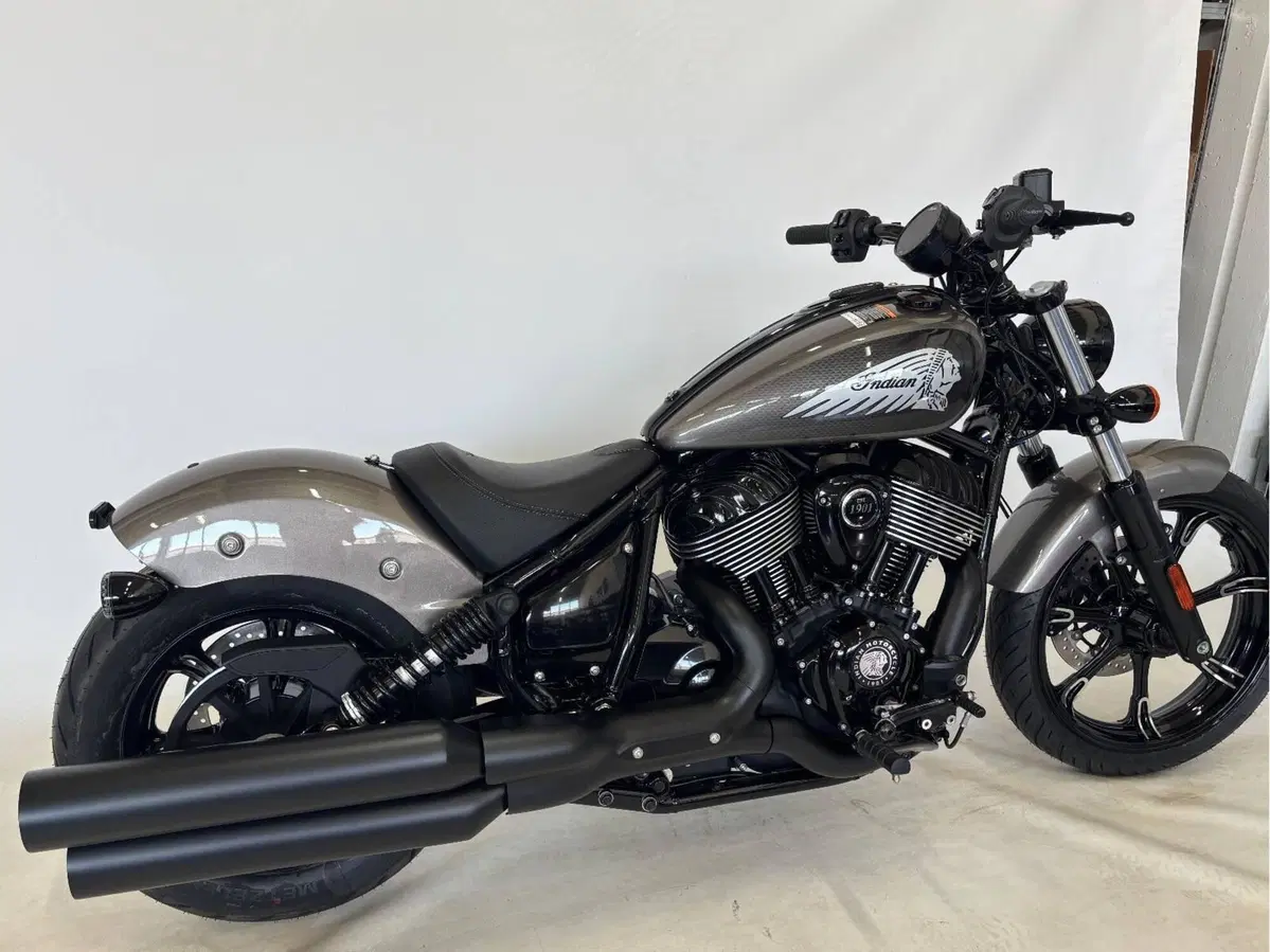 Indian Chief 1890 Bobber Dark Horse (2021 - 26) (5)