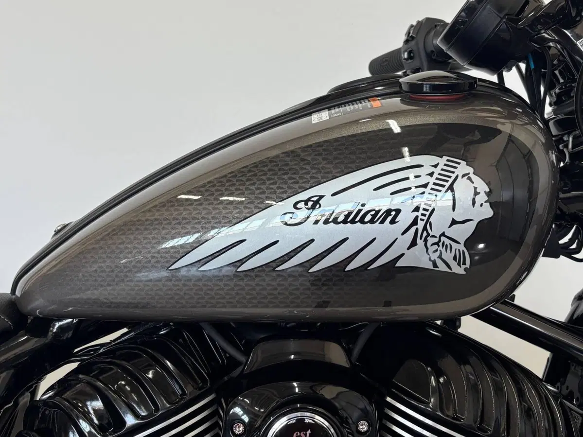 Indian Chief 1890 Bobber Dark Horse (2021 - 26) (2)