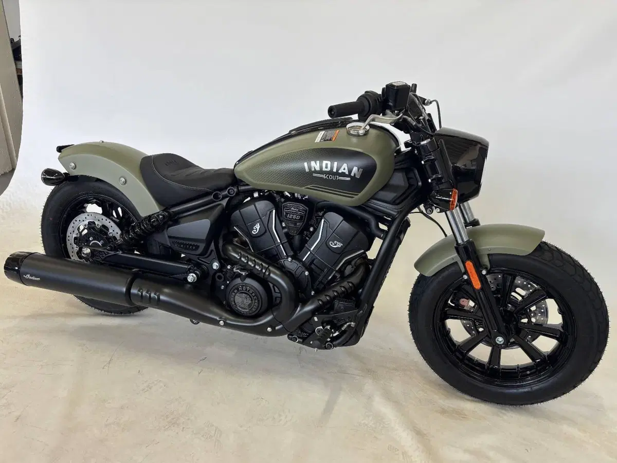 Indian Scout 1250 Bobber Limited + Tech (2025 - 26) (4)