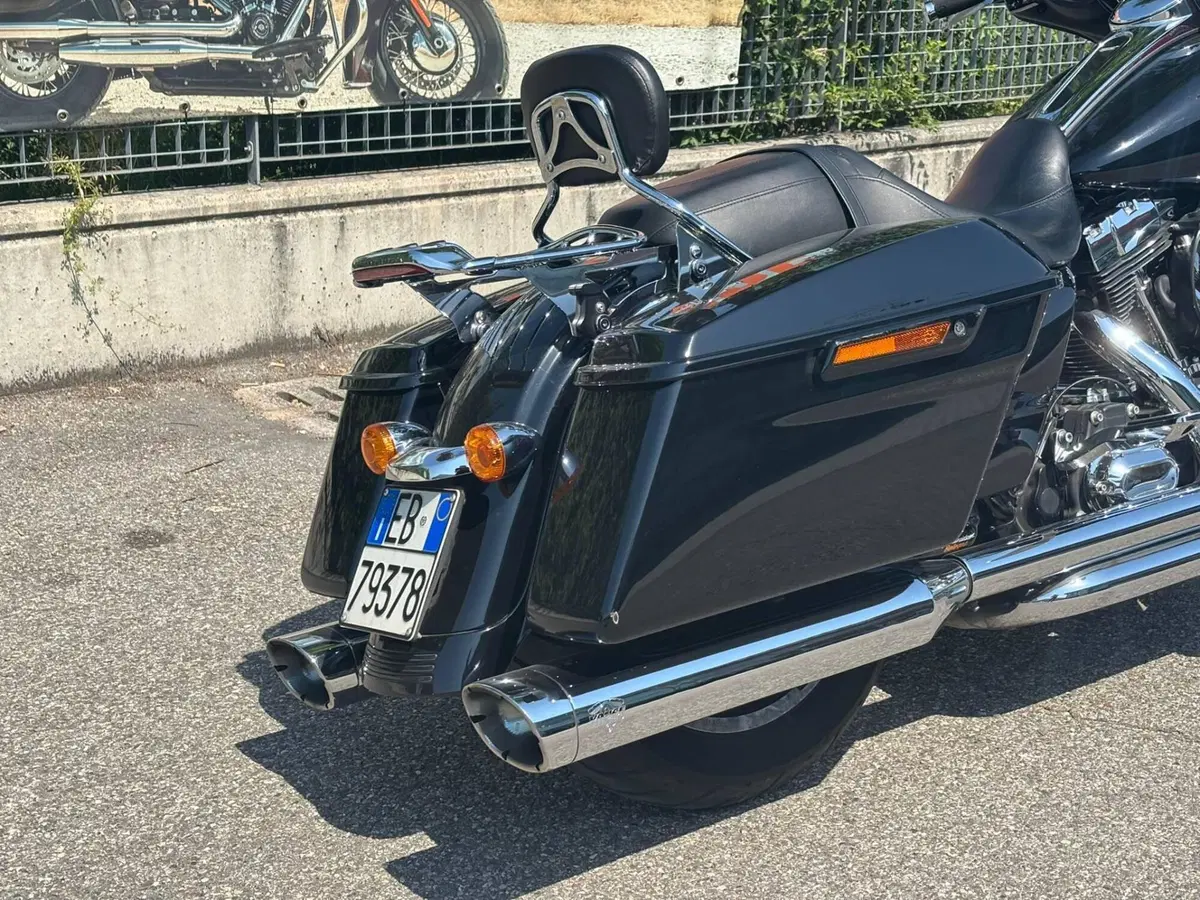 Harley-Davidson 1690 Street Glide Special (2014 - 16) - FLHX (3)