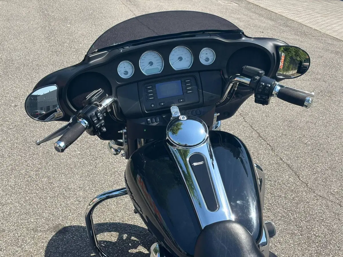 Harley-Davidson 1690 Street Glide Special (2014 - 16) - FLHX (5)