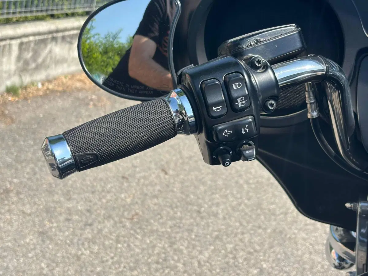 Harley-Davidson 1690 Street Glide Special (2014 - 16) - FLHX (8)