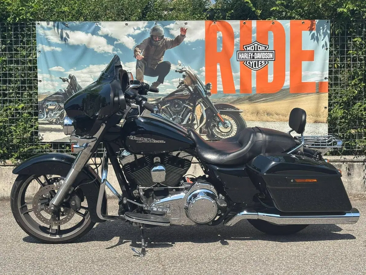 Harley-Davidson 1690 Street Glide Special (2014 - 16) - FLHX (10)