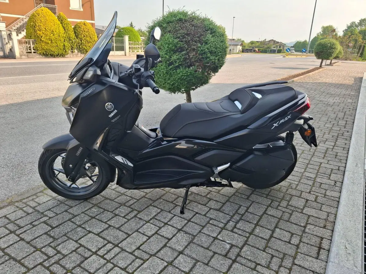 Yamaha X-Max 300 Tech Max (2021 - 24) (3)