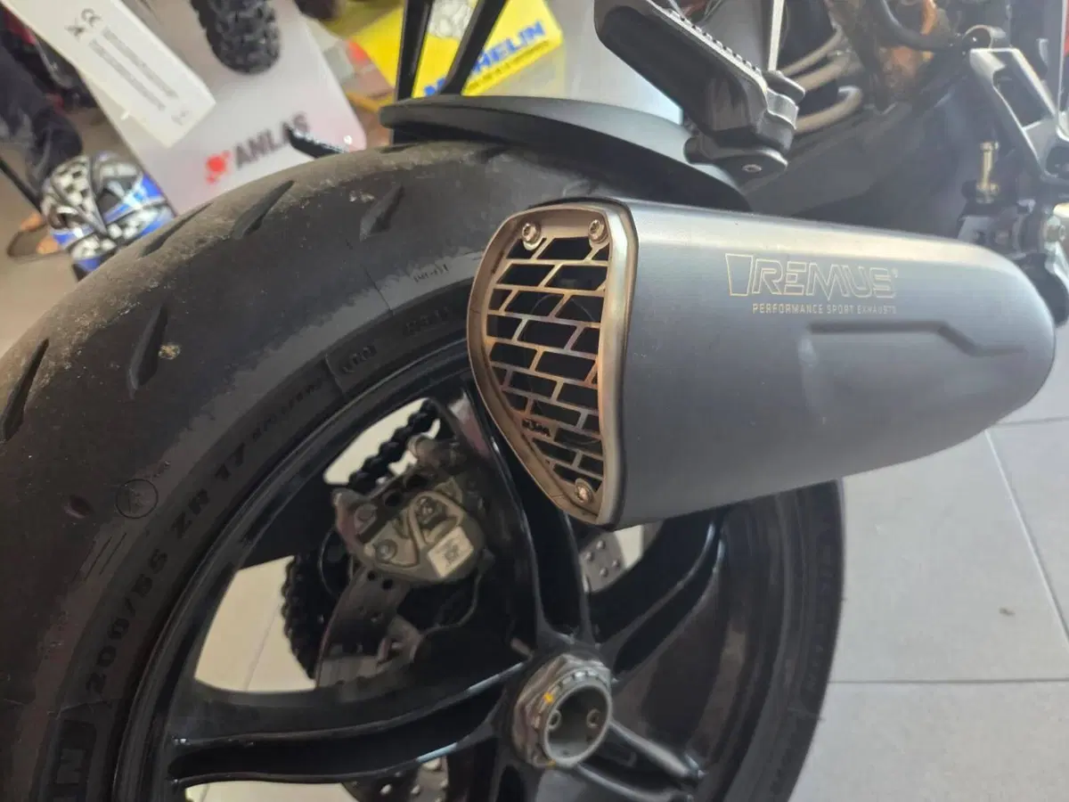 KTM 1390 Super Duke R EVO (2024 - 26) (9)