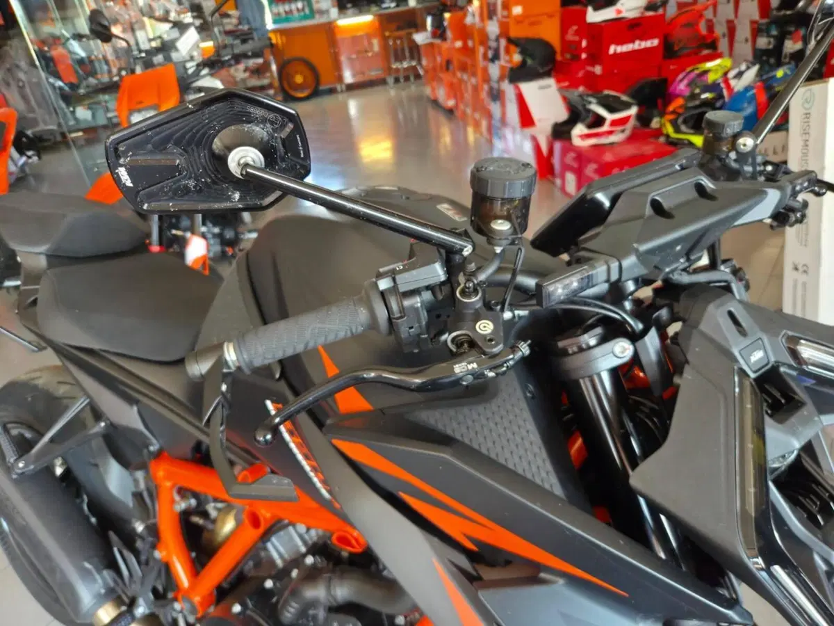 KTM 1390 Super Duke R EVO (2024 - 26) (12)