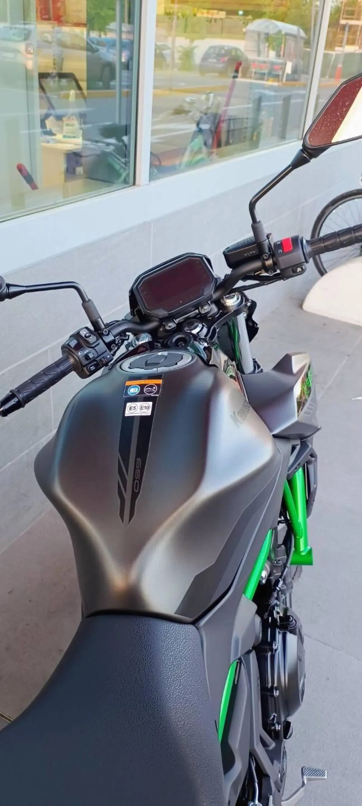 Kawasaki Z 650 (2021 - 24) (7)