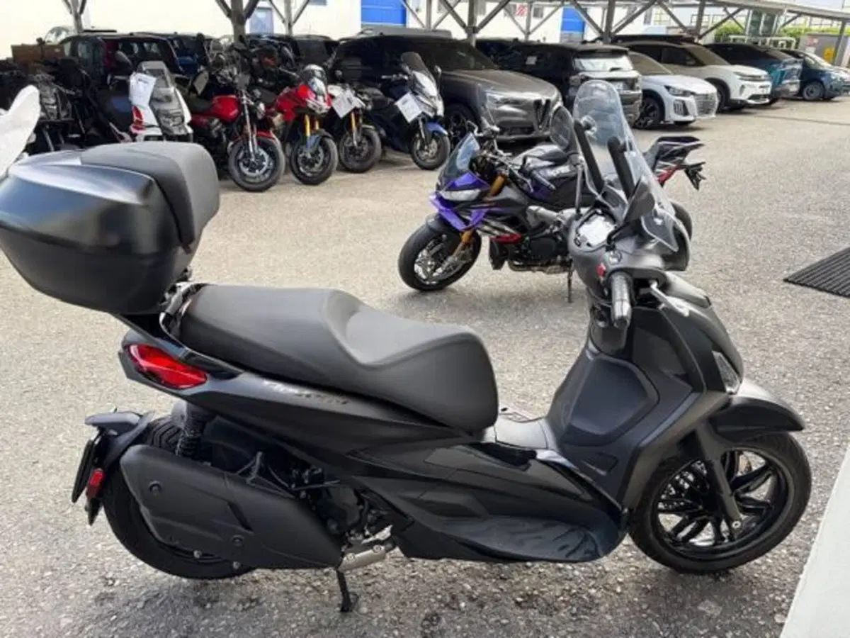 Piaggio Beverly 400 ABS-ASR (2021 - 24) (4)