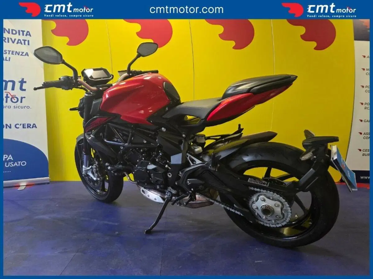 MV Agusta Brutale 800 Rosso (2021 - 23) (4)