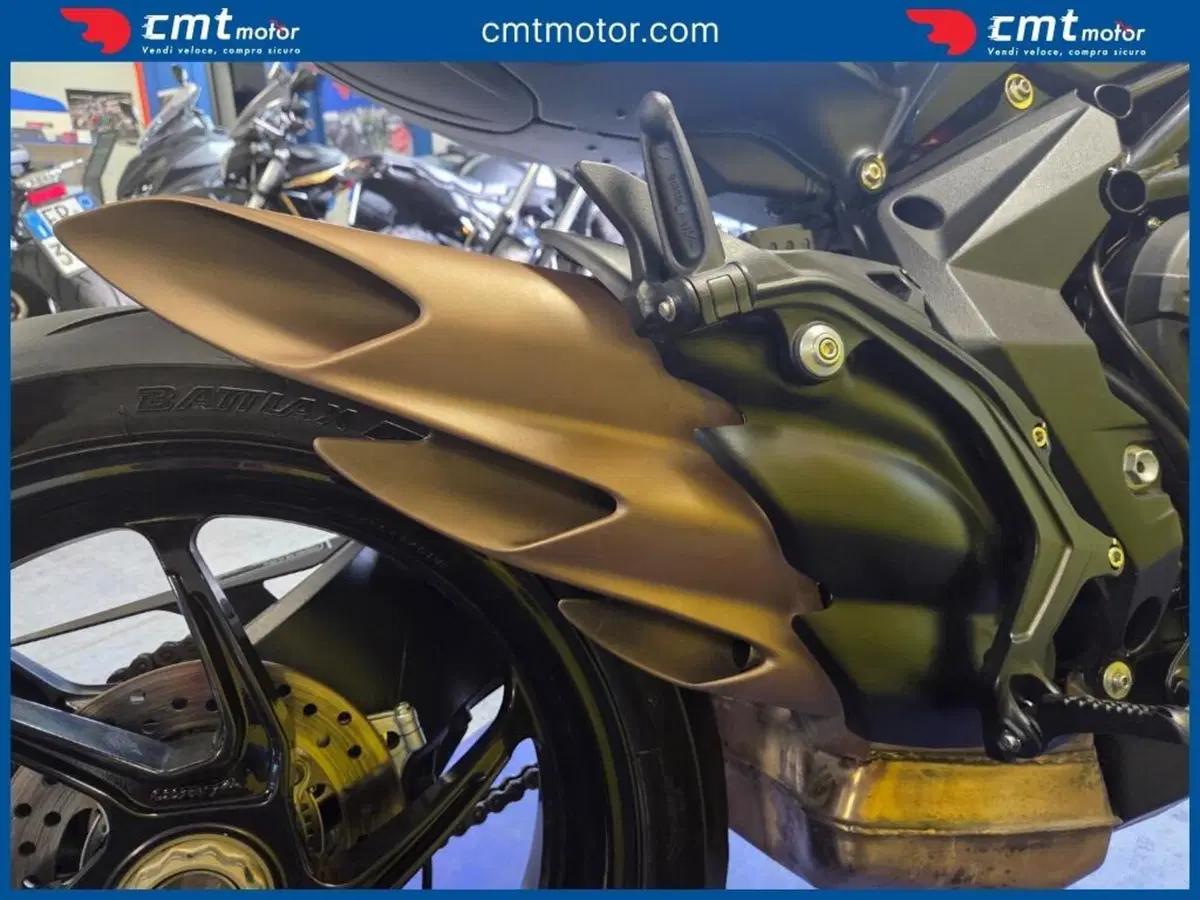 MV Agusta Brutale 800 Rosso (2021 - 23) (11)