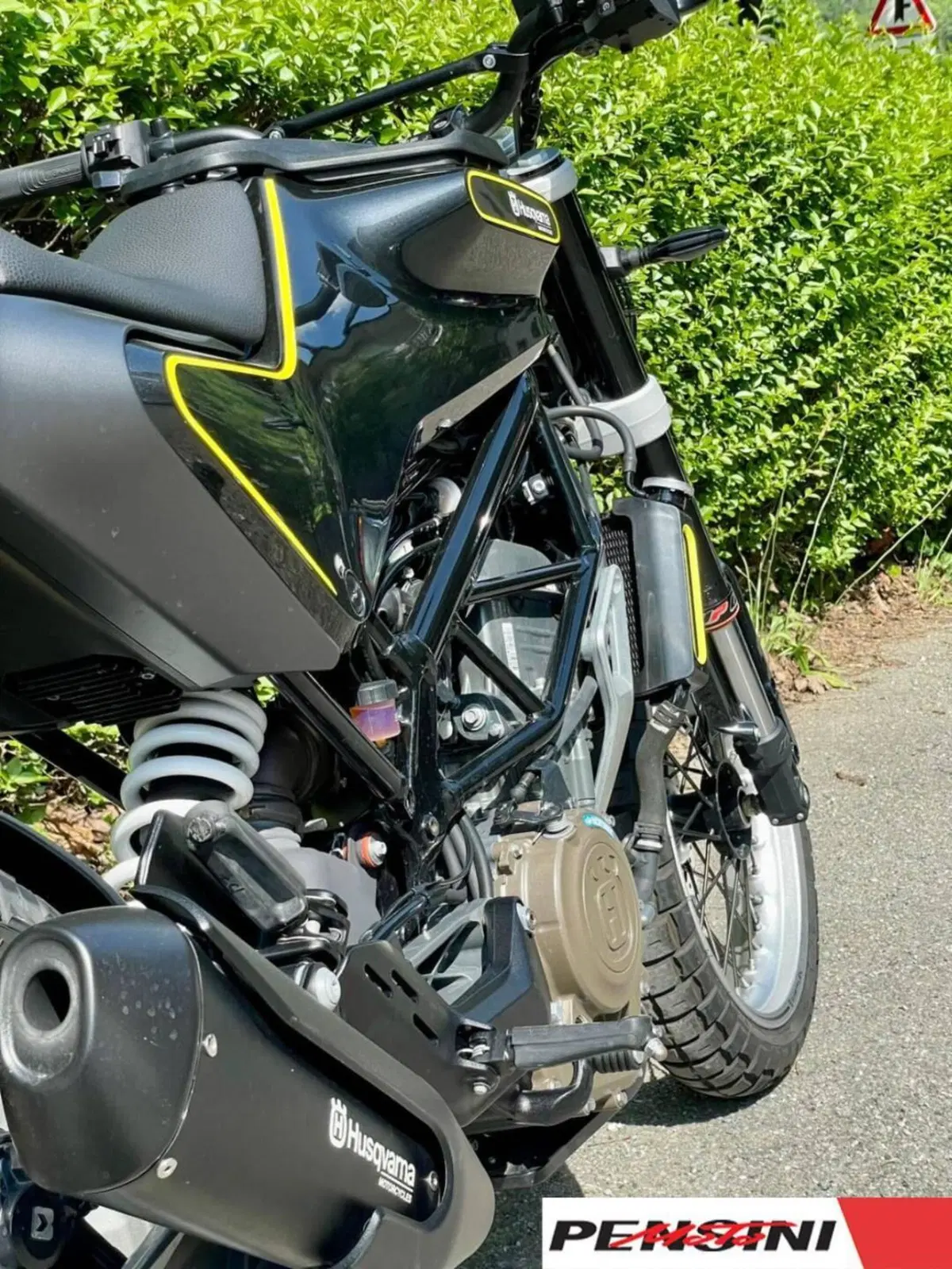 Husqvarna Svartpilen 401 (2020) (2)