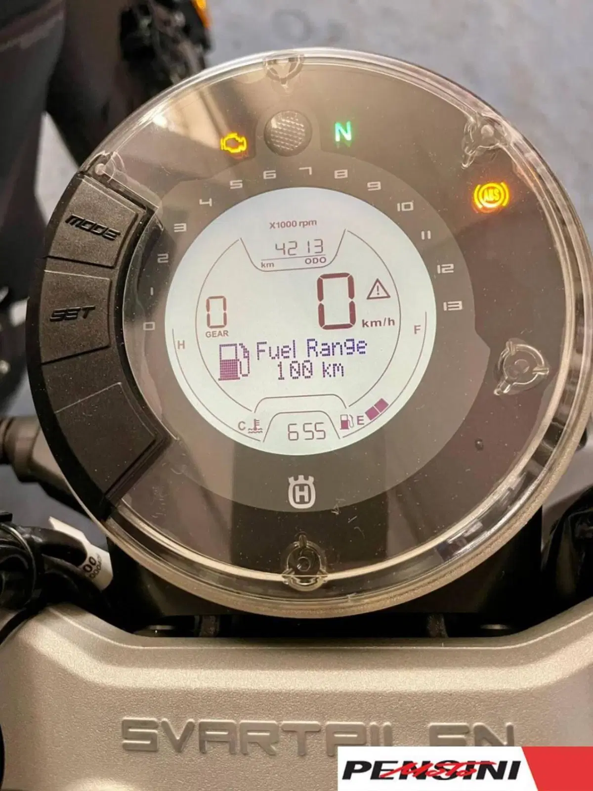Husqvarna Svartpilen 401 (2020) (4)