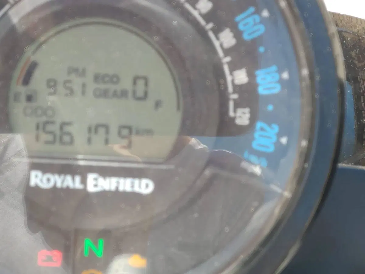 Royal Enfield Super Meteor 650 (2023 - 26) (4)