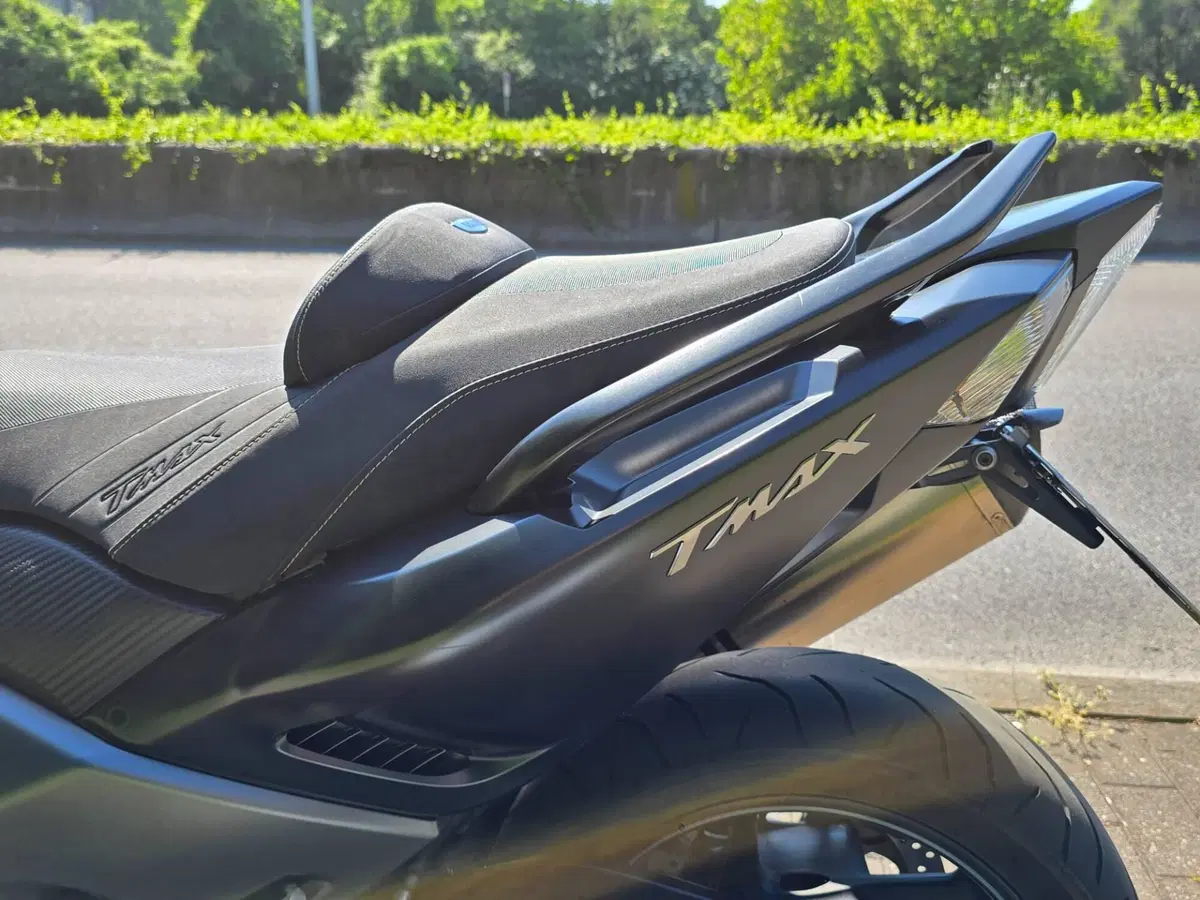 Yamaha T-Max 530 Iron Max ABS (2014 - 17) (7)