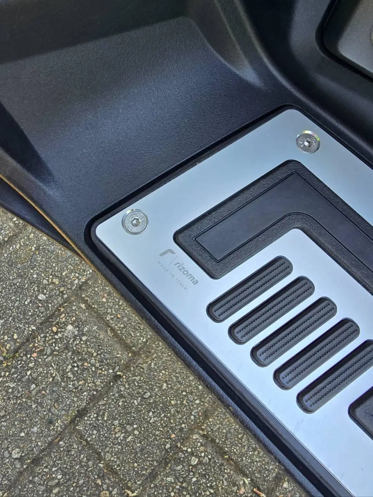 Yamaha T-Max 530 Iron Max ABS (2014 - 17) (14)