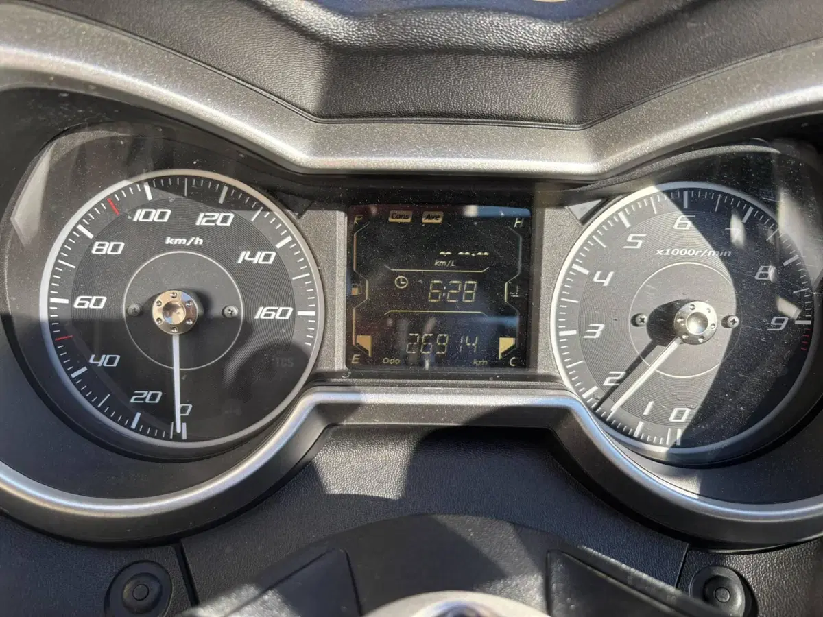 Yamaha X-Max 300 ABS (2017 - 20) (4)