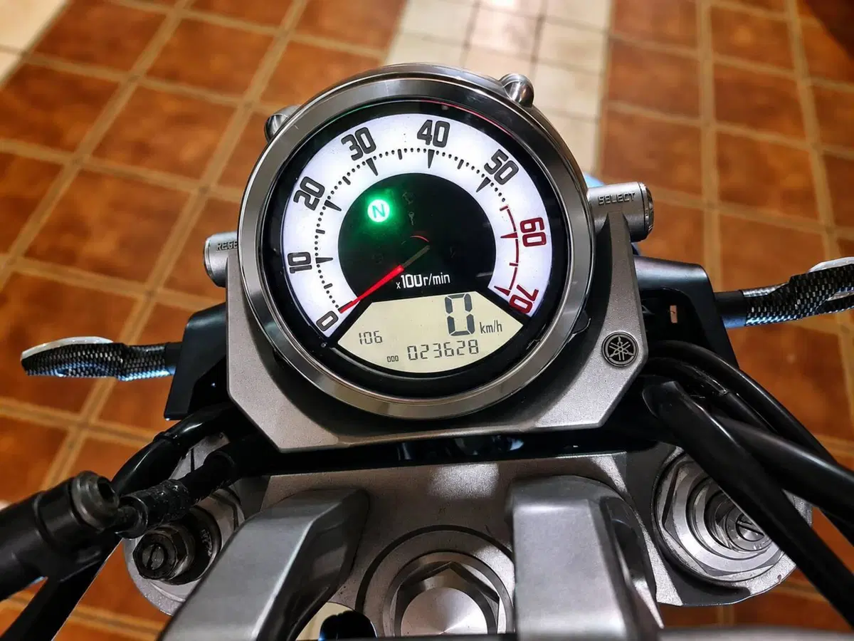 Yamaha MT-01 (2005- 11) (9)