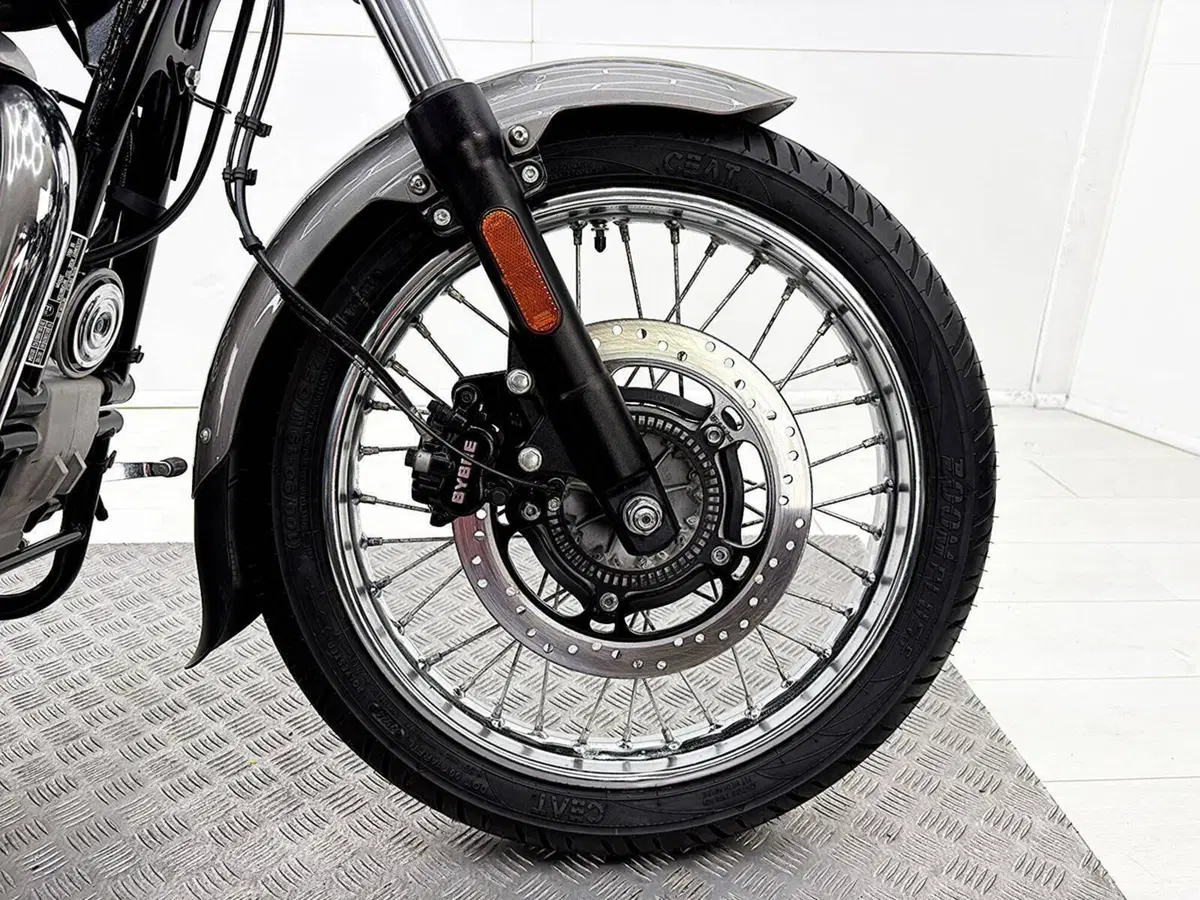Royal Enfield Meteor 350 (2021 - 26) (11)