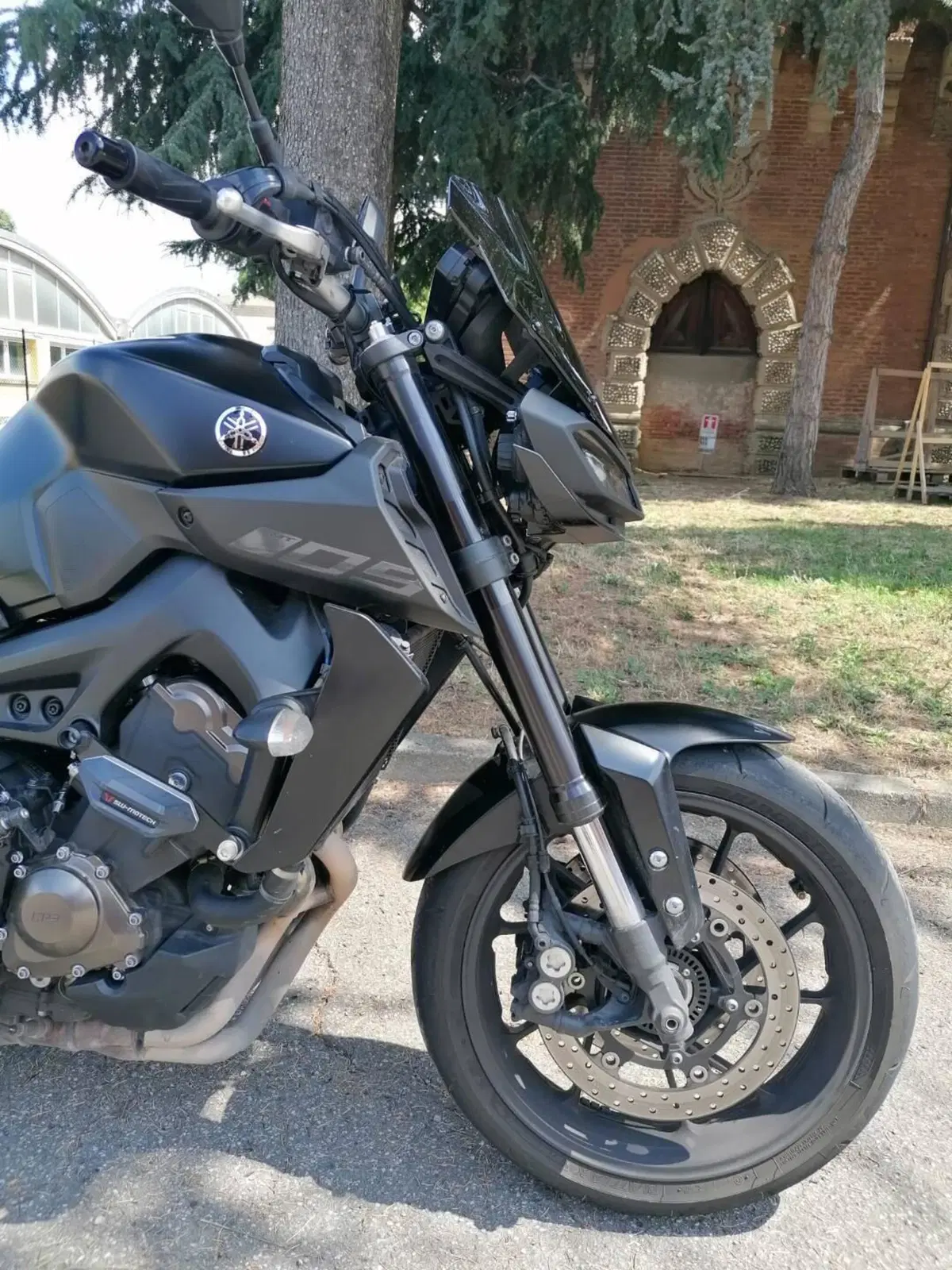 Yamaha MT-09 (2017 - 20) (2)