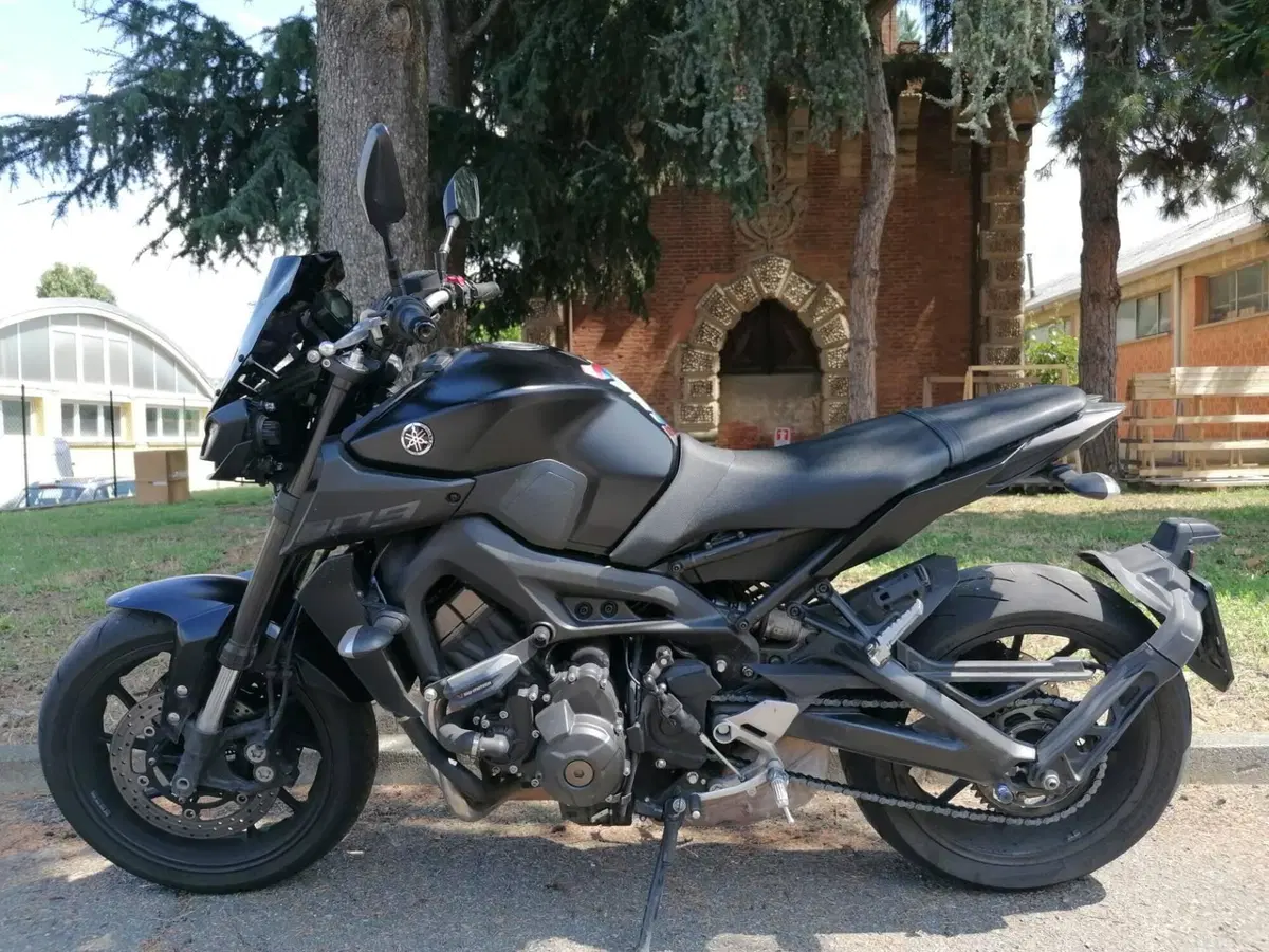 Yamaha MT-09 (2017 - 20) (3)
