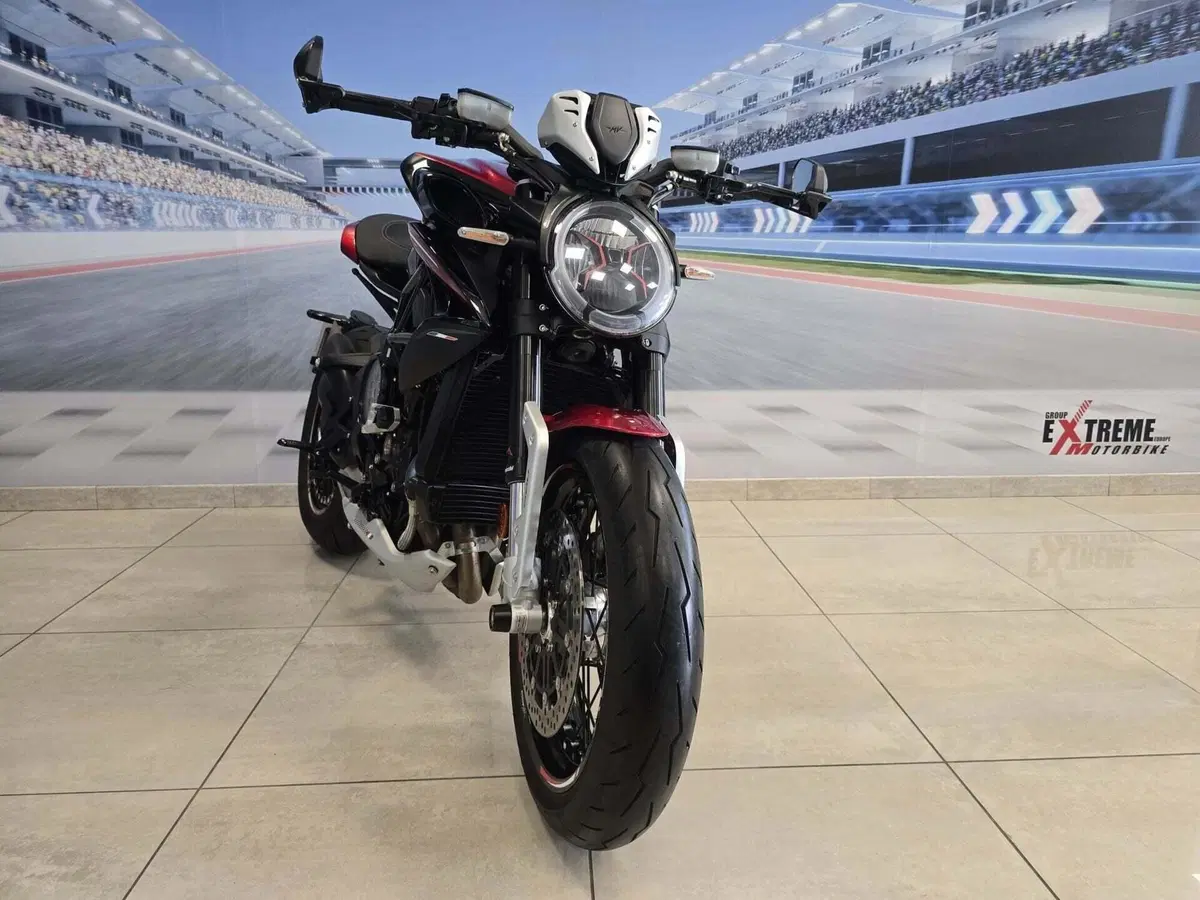 MV Agusta Dragster 800 RR SCS (2021 - 25) (2)