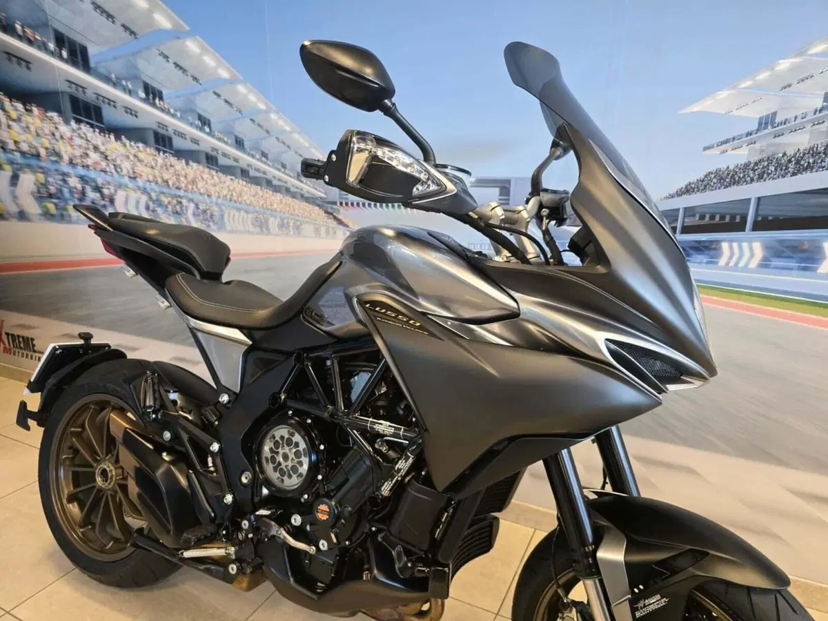 MV Agusta Turismo Veloce 800 Lusso SCS (2021 - 26) (14)