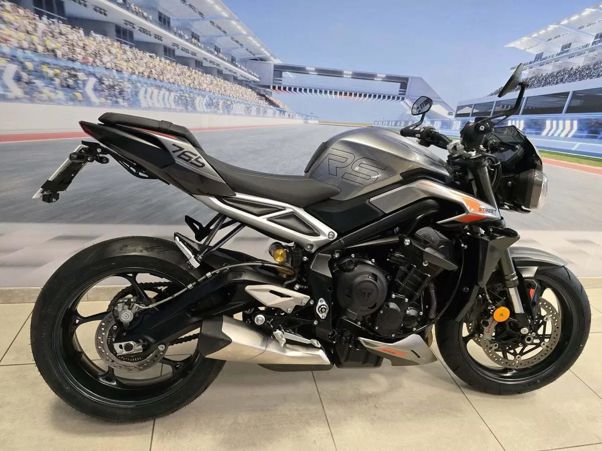 Triumph Street Triple 765 RS (2023 - 26) (19)