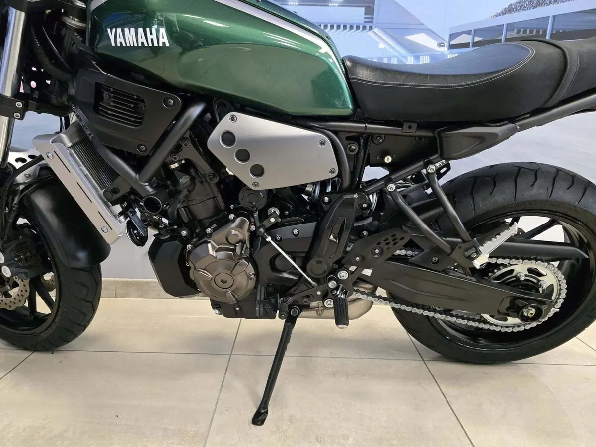 Yamaha XSR 700 ABS (2016 - 20) (6)