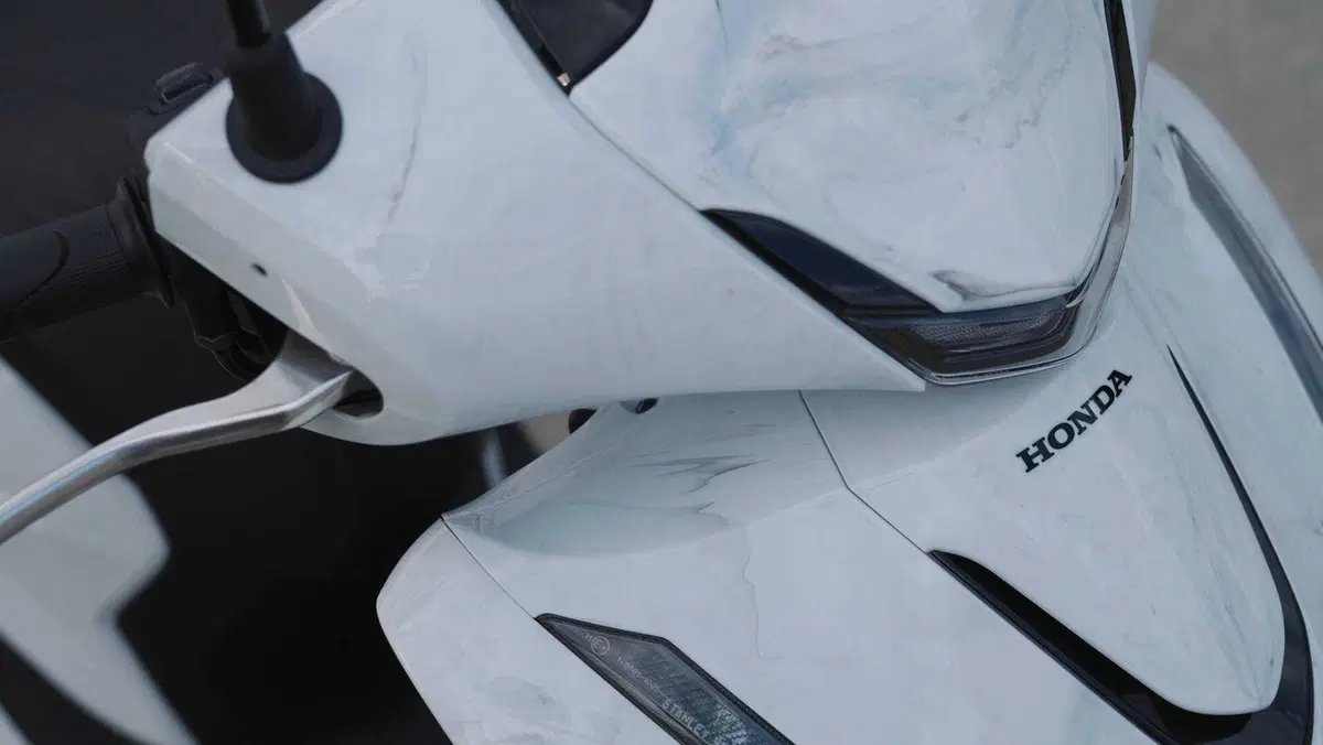 Honda: versione Marmo e scultura “Hanami” per 25 anni di SH125  (4)