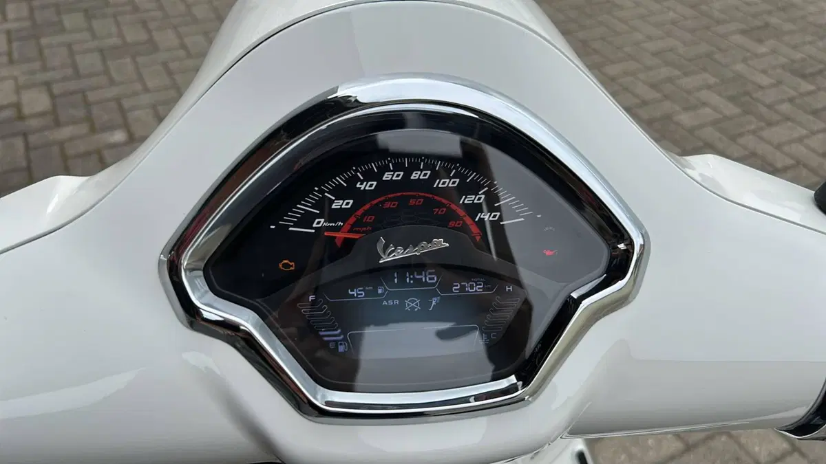 Vespa GTS 300 (2023 - 24) (12)