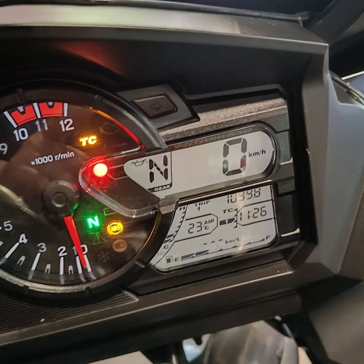 Suzuki V-Strom 650 (2021 - 25) (2)