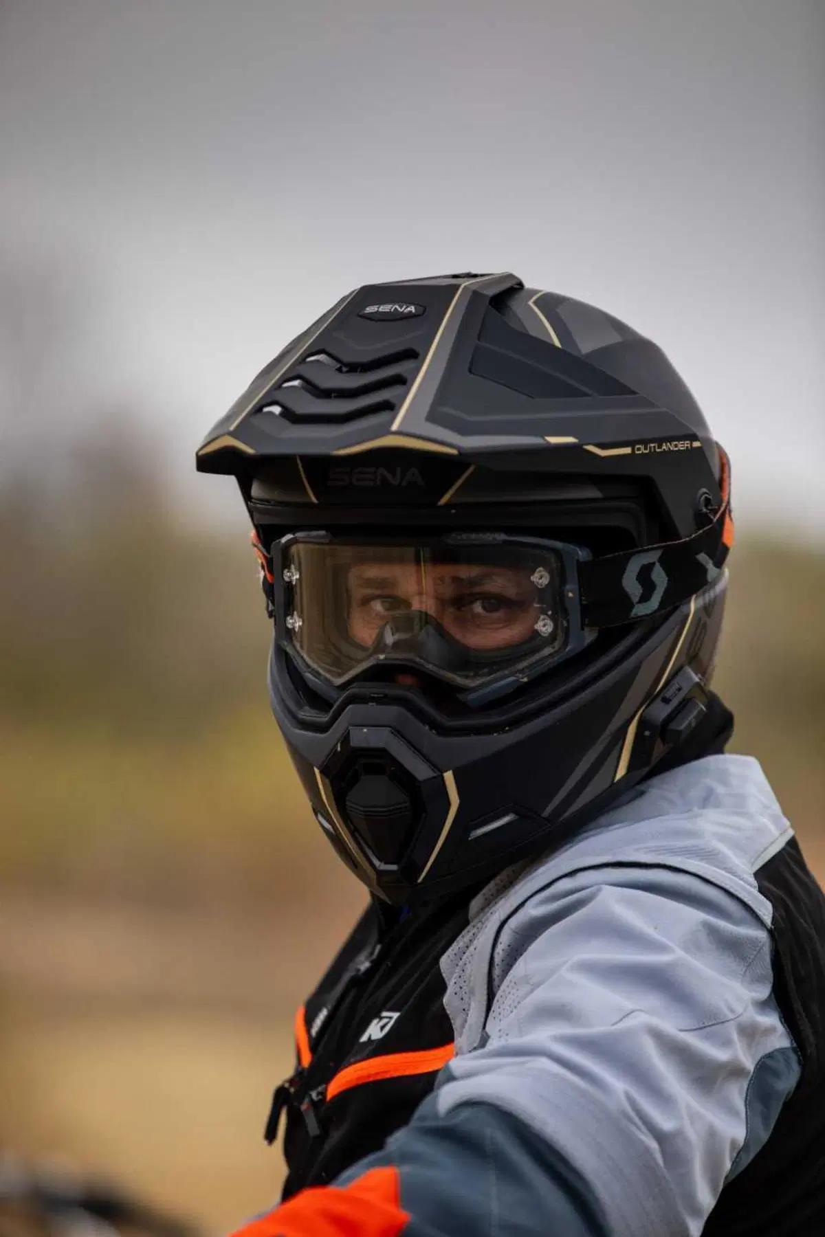 Sena Outlander: ecco il primo casco adventure con comunicazione integrata [GALLERY] (4)