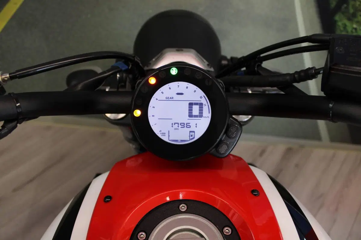 Yamaha XSR 700 ABS (2016 - 20) (6)