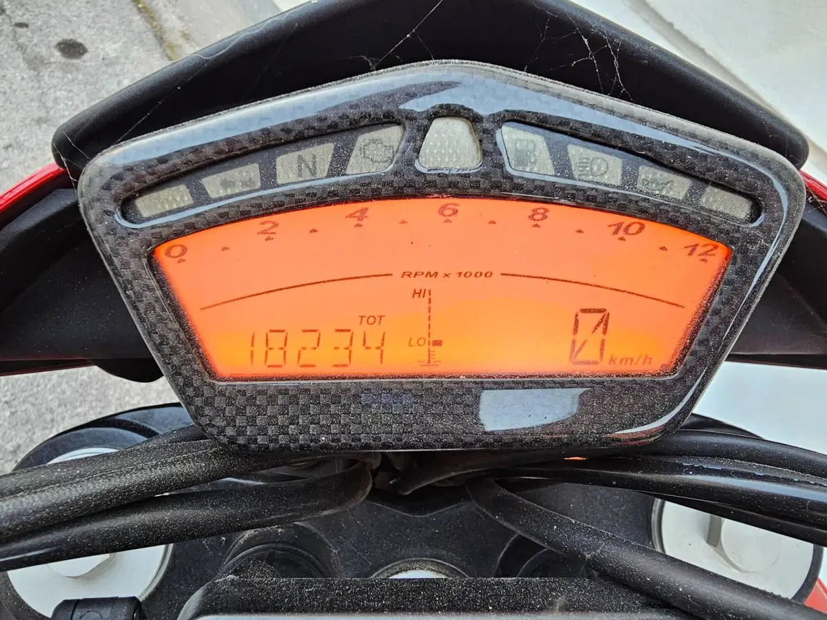 Ducati Hypermotard 796 (2012) (2)