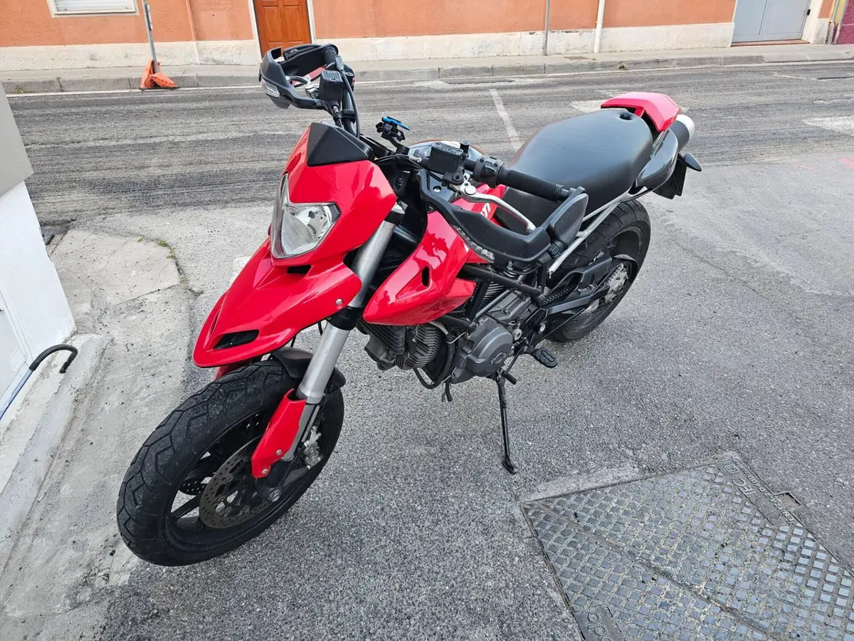 Ducati Hypermotard 796 (2012)